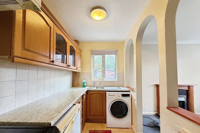 Forresters Drive, Welwyn Garden City photo 2