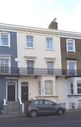 Flat to rent in Canterbury Road, Margate