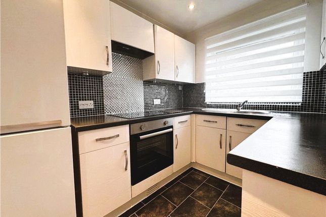 4 Heathermount,, Broad Street, Surrey photo 4