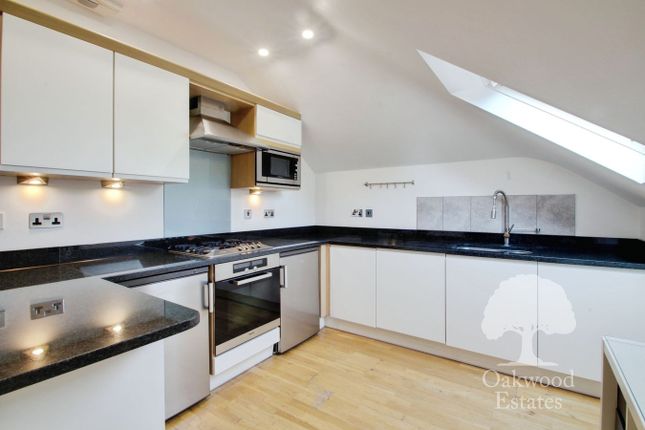 Cedar Court, Lawn Close, Slough photo 3