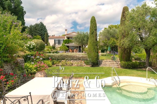Villa for sale in Opio, France