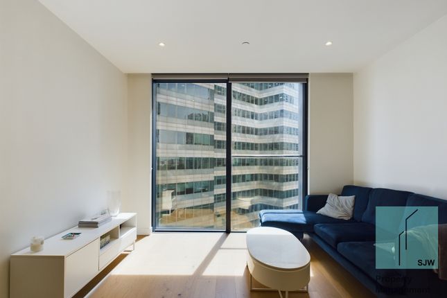 Flat to rent in South Quay Plaza, 75 Marsh Wall, London, Greater London