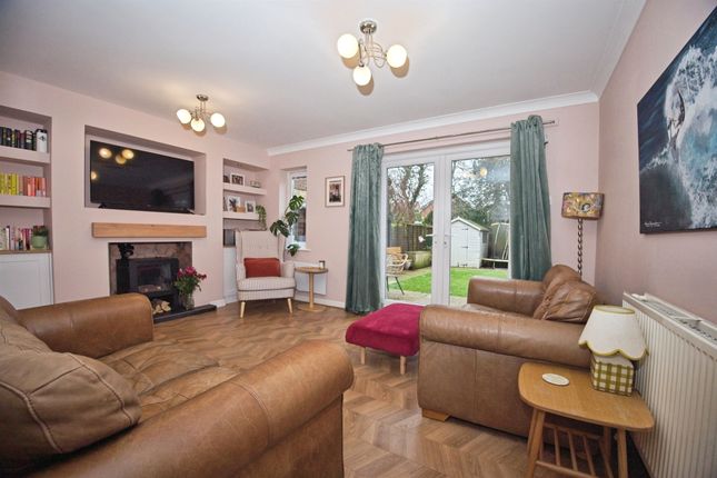 2, Willow Close, Pontypridd photo 4
