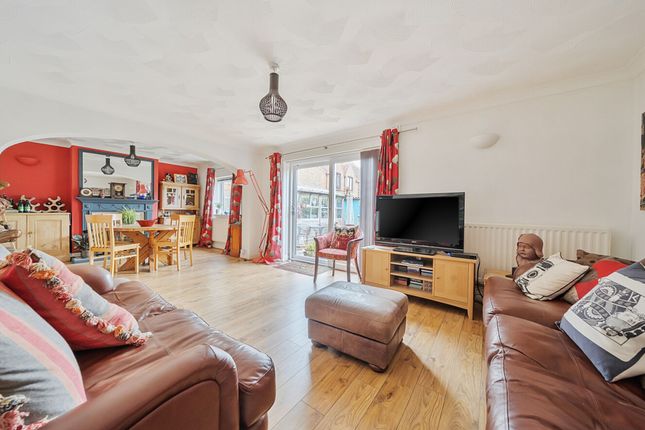 58 East Street, Chichester photo 3