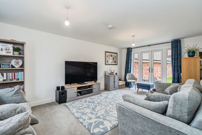 85, Harrison Way, Southampton photo 2