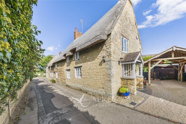 1, Meadow Lane, Northamptonshire, NN14 photo 4