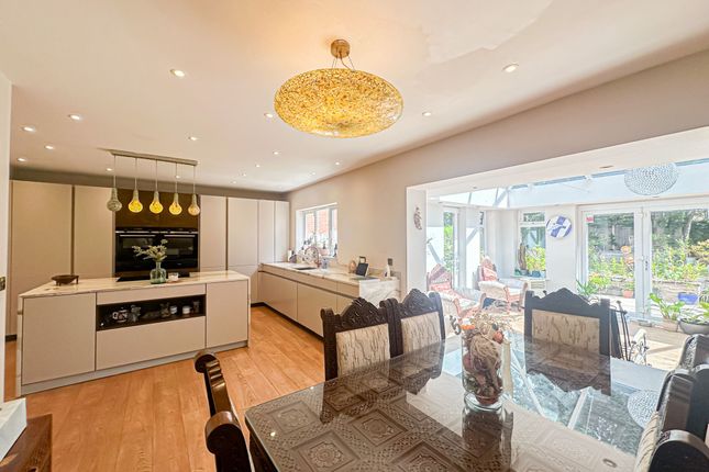 5 Wychwood, Wirral photo 2