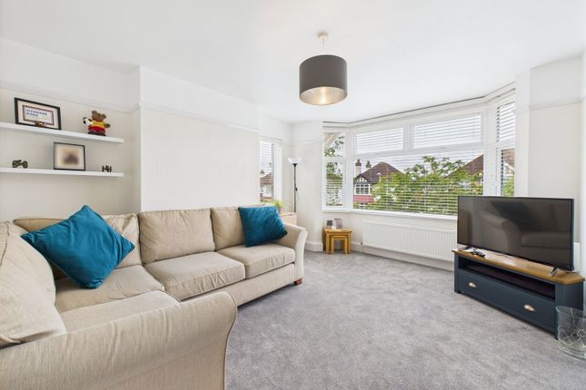Top Floor Flat 48, Pembroke Avenue, Worthing photo 3
