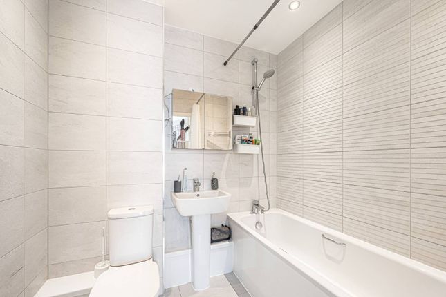 Flat for sale in Coleby House, Cricklewood, London