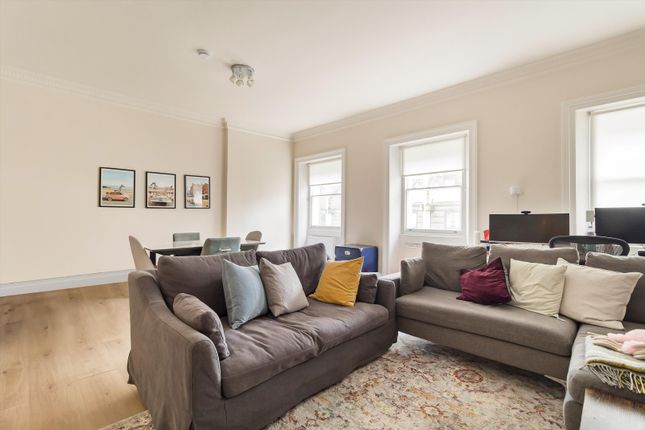 Flat to rent in Lancaster Gate, London W2.
