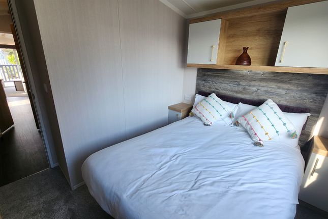 Swift Bordeaux, Mill Rythe Coastal Village, Hayling Island photo 5
