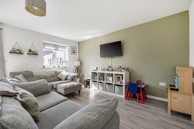7, Woodley Drive, Bampton photo 3