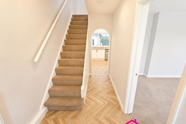 6, Woodcote Avenue, London photo 2