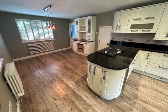 23, Chichester Drive, Telford photo 2