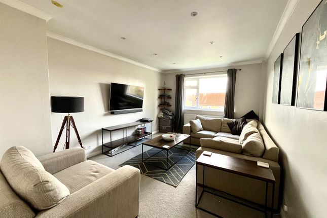 6 Rosebery Court, Church Lane, Chessington photo 2