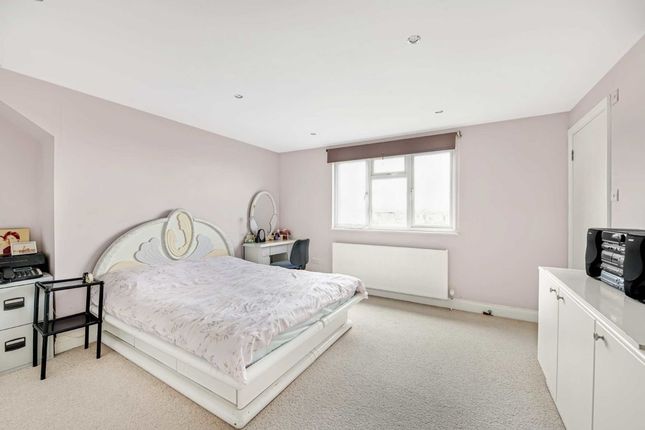 Property for sale in Mulgrave Road, London