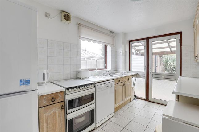 51, Milford Drive, Nottingham photo 3