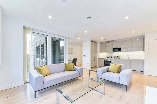 Flat 301 Walton Heights, 143, Walworth Road, Elephant & Castle photo 3