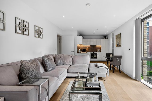 2-bed flat on 122/Cape House, 4 Cunningham Avenue, London, £500,000