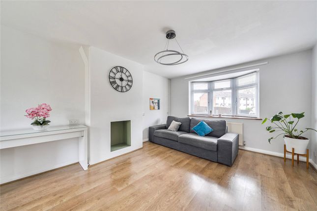 182, Mead Way, Bromley photo 4