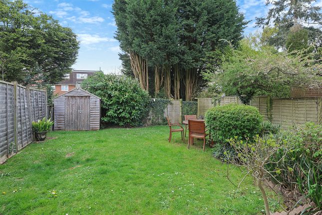 4, Anstiebury Close, Dorking photo 4
