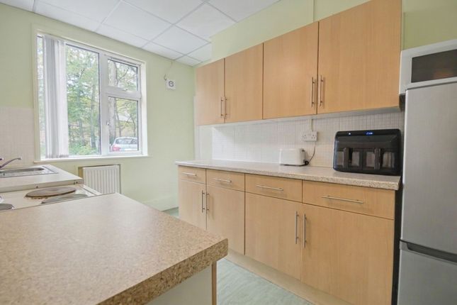 Flat 2, St. Michaels House Marle Pit Hill, Loughborough photo 4