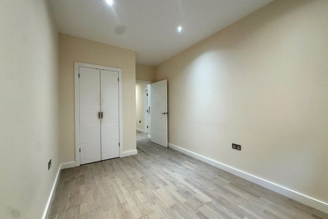 Cleeve Court, 3, Leatherhead, Surrey photo 5