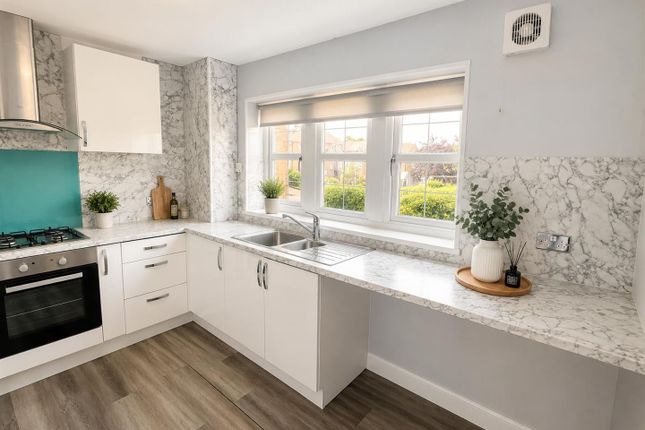 16, Browfield View, Keighley photo 5
