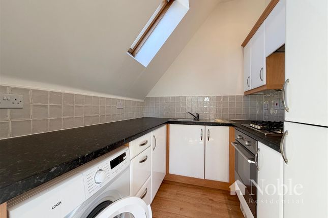 Flat 7, White Hart Way, Dunmow photo 2