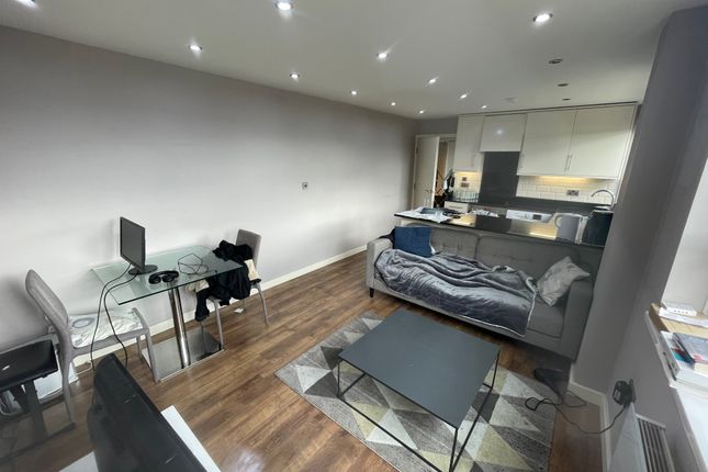 Thumbnail Flat to rent in Commercial Road, Leeds