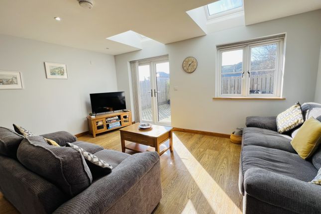 Craddocks  Cottage, 19 The Parade, Mousehole photo 2