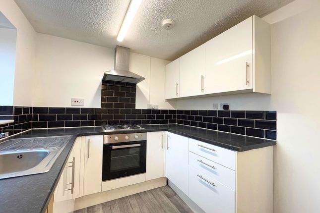 15 Lysander Court, Gloucester photo 2