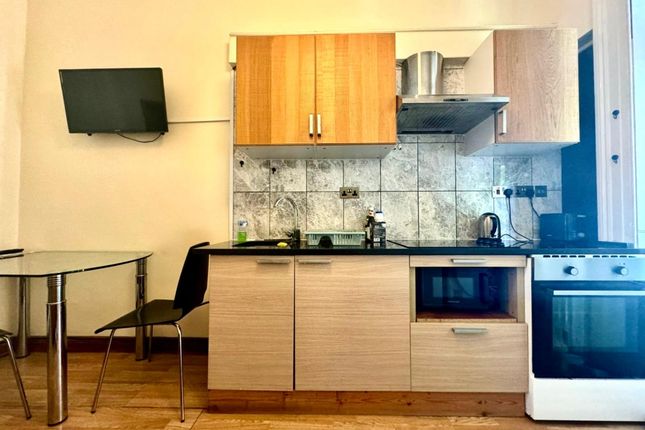 Thumbnail Flat to rent in Inverness Terrace, London