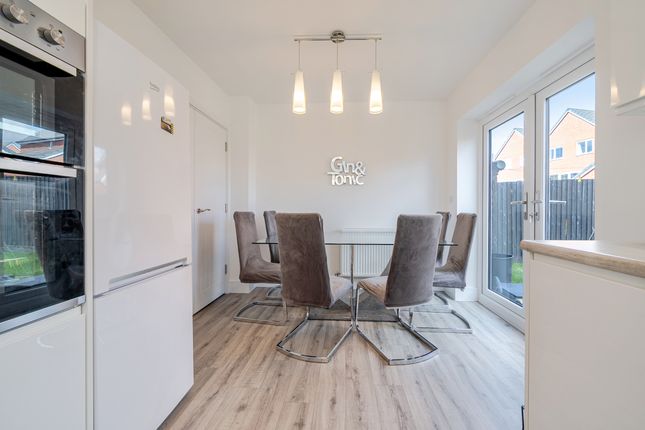 61 Apple Tree Close, Taunton photo 4