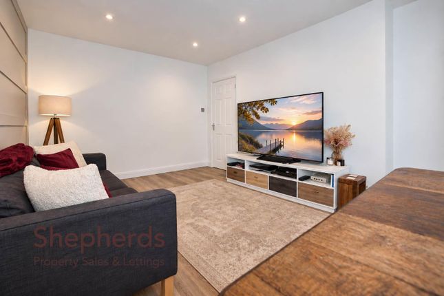 20, Bonney Grove, Goffs Oak photo 3