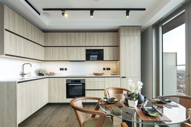 Apartment 1704, Stage Apartments, 22, Hewett Street, London photo 3
