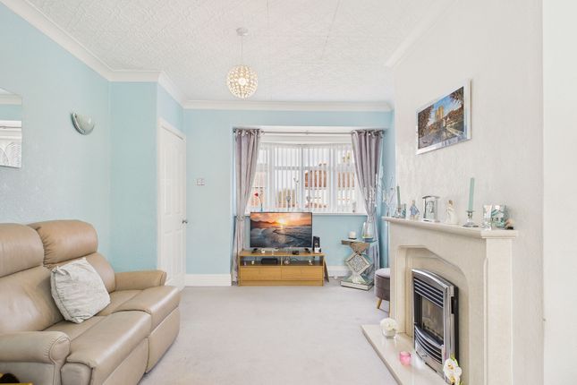 23 Rothbury Gardens, Gateshead photo 2