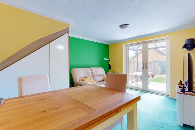 14, Rhodes Place, Milton Keynes photo 3