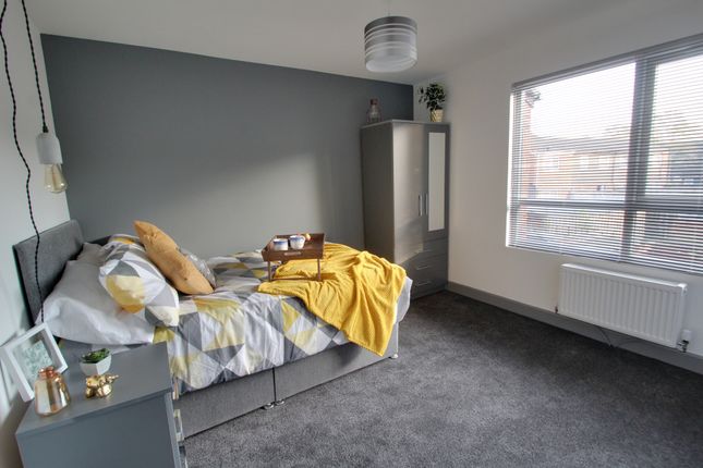Thumbnail Room to rent in Cross Hedge Close, Leicester