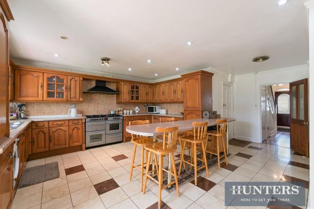 13, Blossom Waye, Hounslow photo 4