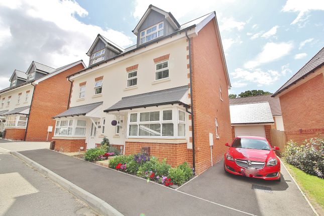 Town house for sale in Hudson Gardens, Waterlooville