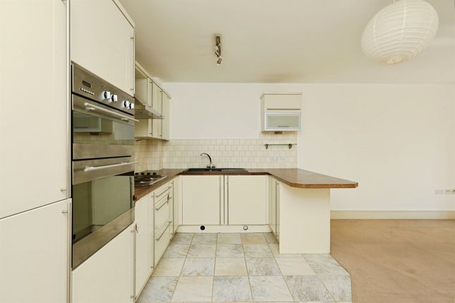 32, Kilner Court, Doncaster photo 3