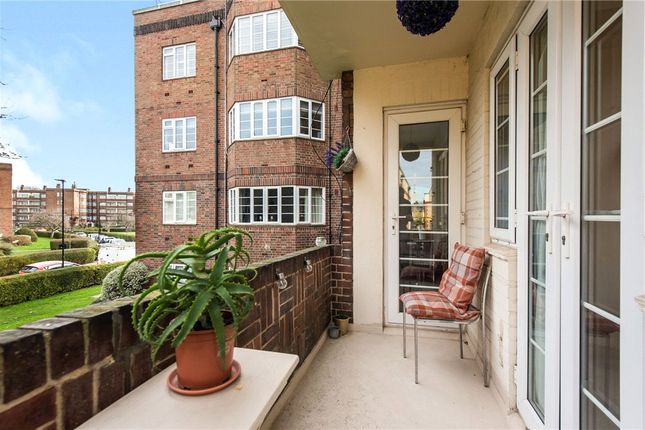 Flat to rent in Chiswick Village, Chiswick W4