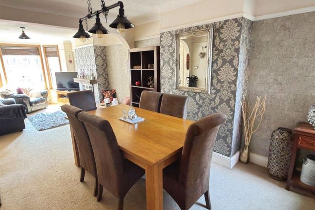 99, Worthing Road, Lowestoft photo 3