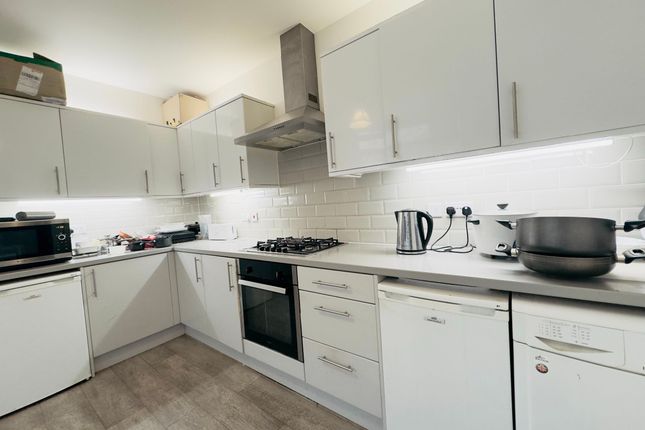 Room 6 139 Tennyson Road, Luton photo 4