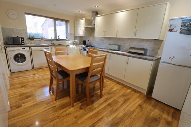 18, Hartford Close, Rayleigh photo 2