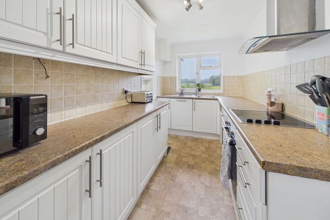 8 Hilary Close, Polegate photo 2