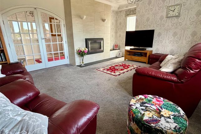 6, Priory Lodge Close, Pembrokeshire photo 2
