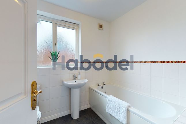 11, Cambridge Court, Bishop auckland photo 2