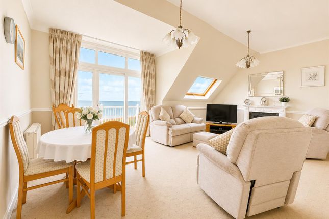 23 Victory Court, Marine Parade West, Lee-On-The-Solent photo 3